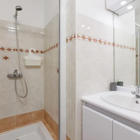 T2 Avec Jardin, Clim&piscine - Proche Plages Et Randos, Parking Privé - La Rascasse