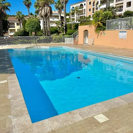 T2 Avec Jardin, Clim&piscine - Proche Plages Et Randos, Parking Privé - La Rascasse * Hyères